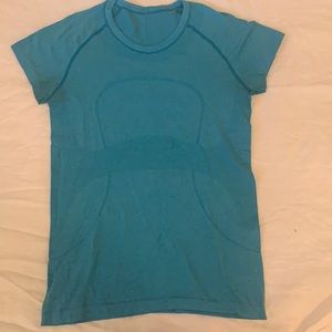 blue swiftly tech lululemon shirt !